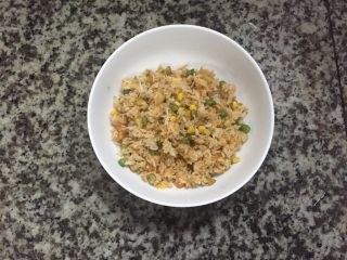 15、鸡翅包饭,最后装碗待用。