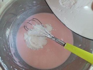 12、豆腐布丁,加入玉米淀粉搅拌均匀