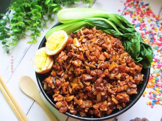 17、香菇卤肉饭, 直接拌饭吃 淋一点卤汁 三碗饭都可以吃下去啦