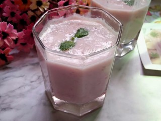 9、水蜜桃酸奶杯,放冰箱冰镇一下，口感更佳哦