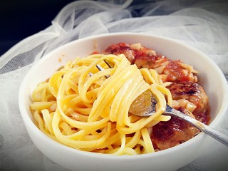 24、花样面条+塔佳琳肉丸面,口感不错哦!