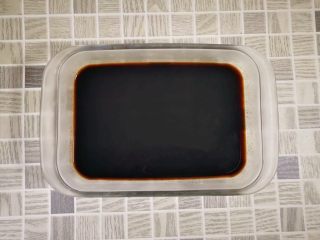 3、酒酿烧仙草水果杯,冷藏至凝结