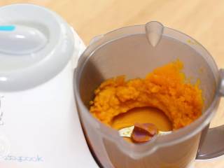 4、8m+南瓜蛋羹,打泥~