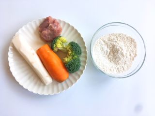 1、山药肉末面疙瘩,准备好所有食材