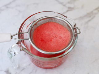 13、西瓜西米露,过筛一遍