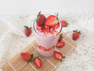 11、草莓奶昔,少女心爆棚~~