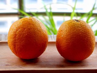 2、橙色水果汁,准备好橙子