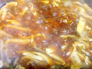 9、打卤面,汤开烧煮一下勾个浓芡