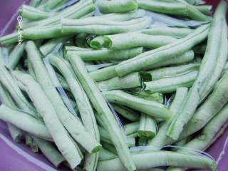 5、五花肉豆角焖面,豆角去头去脚去筋，掰成长段