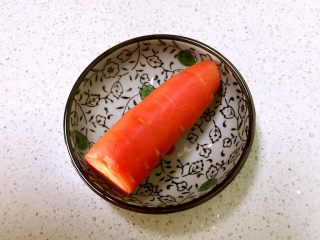 5、甜虾饭团,胡萝卜一段