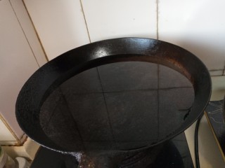 11、手擀炸酱面,烧一锅清水