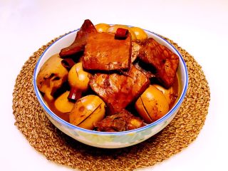 19、什锦卤煮,卤煮豆干鸡蛋鲜藕出锅了，香喷喷的令人馋涎欲滴~