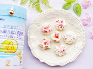 14、少女风的草莓牛奶冻,宝宝喜欢～