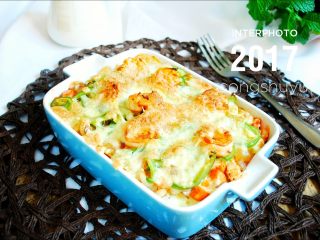 11、剩米饭华丽大变身——虾仁焗饭,成品。