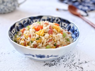 15、火腿蛋炒饭,成品图