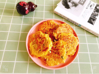 14、黄金土豆丝饼,盛出来即可食用