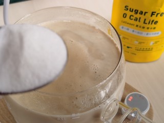 13、宅家自制珍珠奶茶,根据个人口味加入白糖或炼乳，我加了爱乐甜0卡糖。