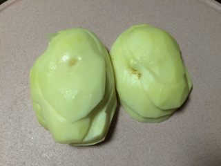 3、特色炒块垒,全部切成厚一点的土豆片