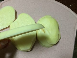 4、特色炒块垒,厚度大约1cm左右，不要切太厚