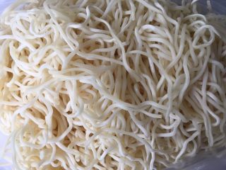 24、虾仁什蔬炒面,提前买好蒸好的炒面