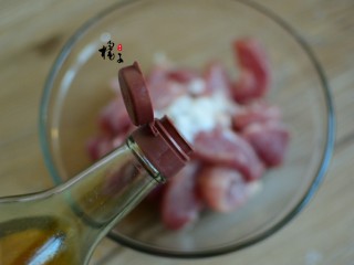 4、#猪年#干炸小酥肉,料酒