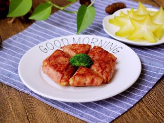 14、培根包饭—小小炒饭的另一种高大上吃法,成品。