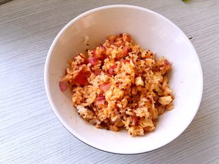 8、茄汁mini蛋包饭,做好茄汁炒饭备用
