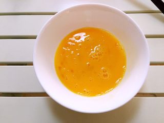 9、茄汁mini蛋包饭,打散鸡蛋