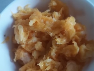 6、鲜榨橙汁,浪费的不多，榨的很干