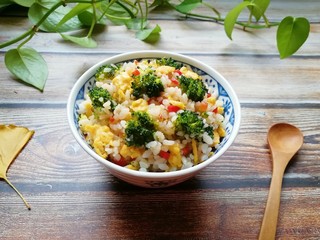 17、西兰花蛋炒饭,超级好吃。