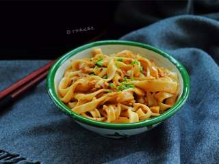 13、蒜蓉芝麻酱拌面,没有一点点犹豫，搅起来就开始吃啦~