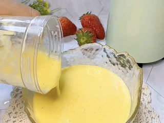 12、芒果西米捞,果泥搅好了，拿出你们家最拿得出手的碗装起来????