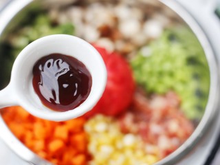 9、爆红网络的一个番茄饭,一勺蚝油。