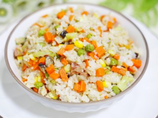 14、爆红网络的一个番茄饭,米饭粒粒分明。