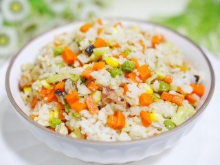 15、爆红网络的一个番茄饭,味营养丰富。