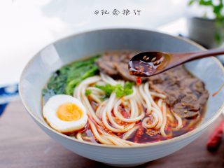 13、牛肉面这样做好吃又方便,完成
