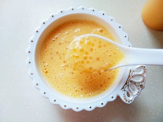 11、芒果西米捞,最后搅拌一下。