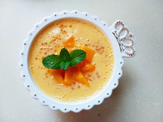 13、芒果西米捞,看自己喜欢，还可放上薄荷叶装饰。