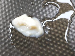 10、春笋炒腊肠,放猪油。