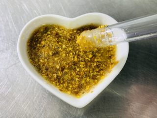 16、桂花糕,调拌均匀 装入裱花袋 备用