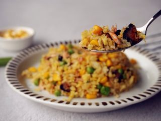 13、海鲜炒饭,色香味俱全的米饭做好了