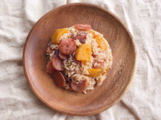 12、南瓜腊肠焖饭,焖好就出锅啦