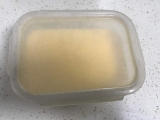 9、芒果冰淇淋,盖上盖子密封好