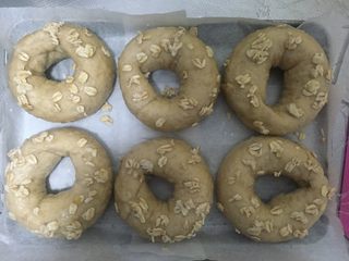 14、燕麦芝士贝果～,涂完燕麦的圆胖子，是不是颜值又提升了一些～????