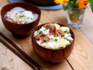 7、香肠土豆焖饭,13.还有一碗白萝卜肘子黄豆薏米汤配着，吃得简单营养，吃得饱吃得好。