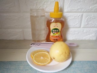 1、百香果柠檬蜂蜜水,原料：黄金百香果，柠檬，蜂蜜，凉开水