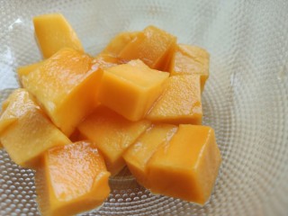 7、不怕化的冰激凌，看我让它72变~,给你们来个特写，超级甜，因为只用到一半，剩下的我直接啃了，好过瘾~ （坏笑）