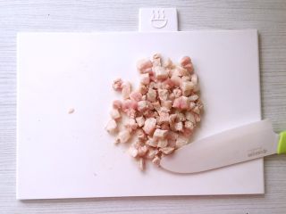 4、卤肉饭,切小块