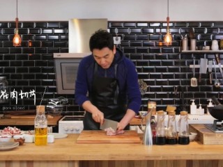 1、啤酒鸭&上海菜泡饭,五花肉切片