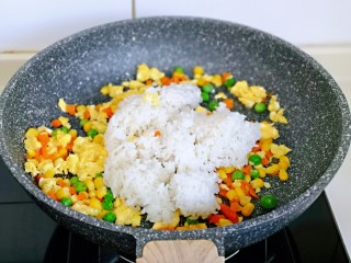 10、小熊便当套餐,再加入米饭。(饭的量可以根据需要增加)